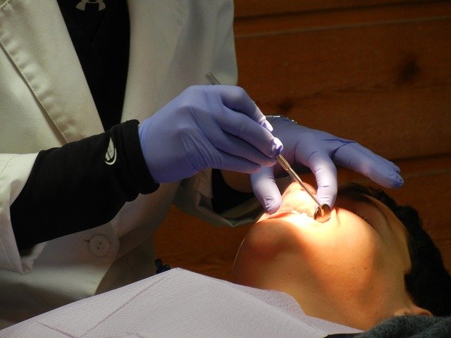 השתלות שיניים ושיקום הפה עושים אצל ד"ר אוראל